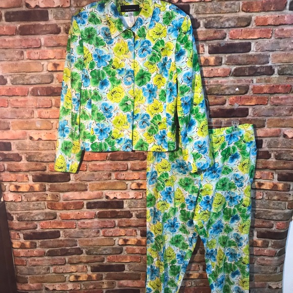 Jones New York Jackets & Blazers - 🌷Jones New York Blue Yellow Green White Suit 🌷